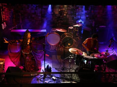 With Ariana Saraha, Flight Behavior show @ Ophelia's, Denver, CO. Aug 2019. Photo by Ivy Allen.