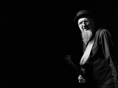 AG Weinberger - The Transylvanian Guitar Man photo