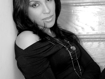 LIZ MOREL (formerly Liz Menezes) photo