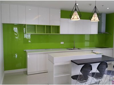 KÃ­nh á»‘p báº¿p mÃ u xanh ngá»c Ä‘áº¹p tuyá»‡t háº£o