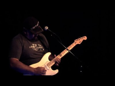Kevin shredding the Strat !