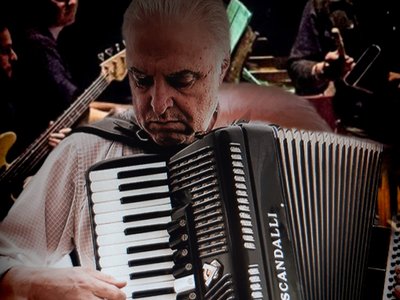 Con músicos