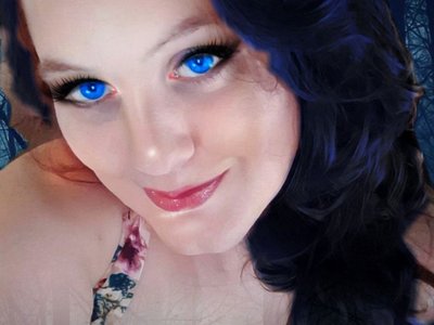 Lynnaya Songbird photo