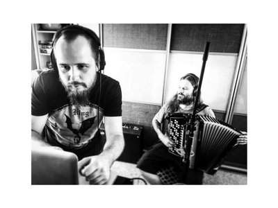 Vogg recording accordion for Radiance of a Thousand Suns