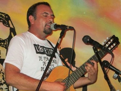 Jorge - Vocals and Guitar