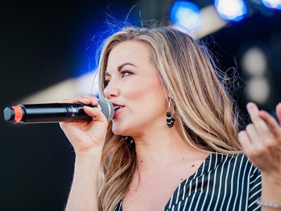 Kirstie Kraus Live