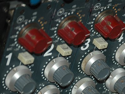 Armoury-Neve1081 1
