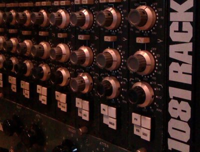 Armoury-Neve1081 3