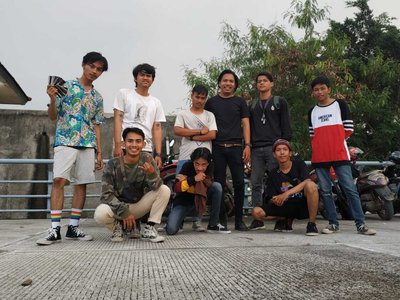 Crews and fisrt gigs....