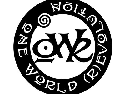 B n W Cirlce Logo