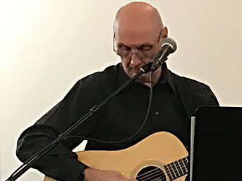 New Taylor 210ce Plus Guitar