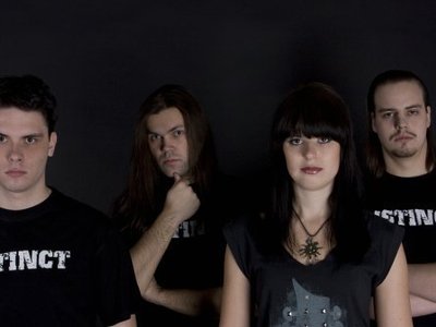 DISTINCT photo