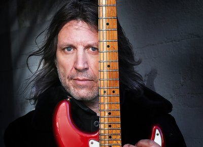 Peter Knoll Solo promo photo by Chris Drukker