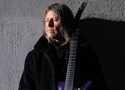 Peter Knoll Solo promo photo by Chris Drukker