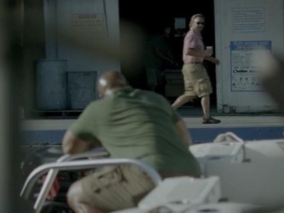 Background acting role in Bloodline (Netflix, season 3/episode 4). I'm in the garage