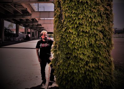 Lounging around under the I-95 in wonderful Philadelphia, 100 straight days at #1 in that fine city!
