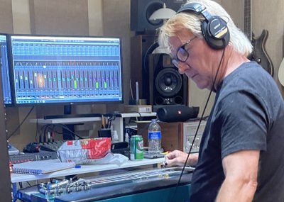 Gary DiBenedetto magician on the pedal steel