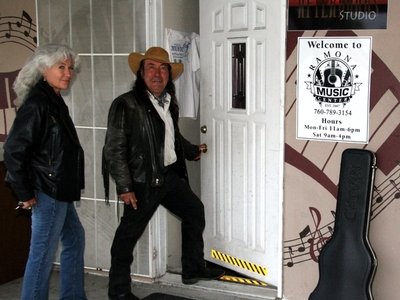 Dusty and The LoveNotes photo