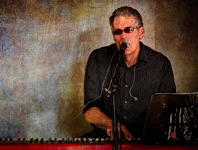 Solo show @ Hill Country Tasting Room, 2/1/2020 (photo by Larry L. Rose)
