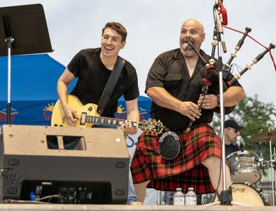 Alex Showdra & Sandy Campbell photo by Doris Weir
