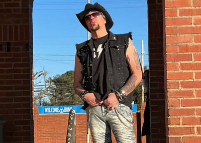 Mark Michaels- vocals
