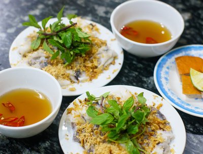 Banh Cuon to try in Hanoi street food tour https://culinaryvietnam.com/2021/08/hanoi-street-food-tou