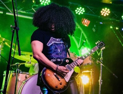 Tius rockin' away at Stooges, 3/22/22