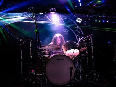 Luke DESTROYING a drum solo at Stooges, 3/22/22