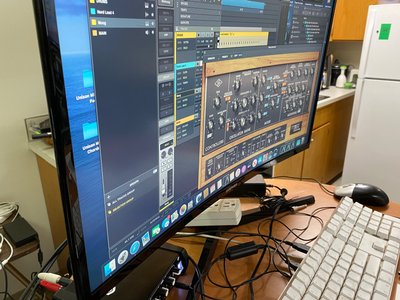 Editing in Universal Audio's LUNA with Apollo Twin X and UAD-2 OCTO TB Satellite