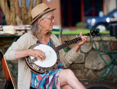 Lynn Spears on Banjo
