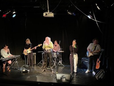 LUTFIA - support act