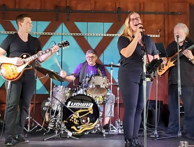 playin' it live for you (yes, we're real...)
