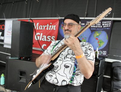 Tom Rockin' It