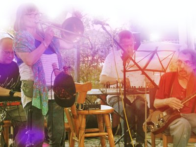 Doppelplus live at Kulturtag Oberscheid 2022 / Photo: Mira Reimann