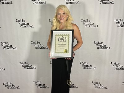 Suzanne Grzanna inducted into the Indie Music Channel Hall of Fame
