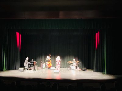 Suzanne Grzanna Band performing for Wisconsin Music Ventures Concert Series