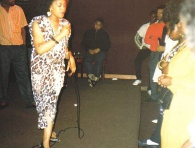 Elizabeth Bryan performing at The Lime light Suit, London 1987