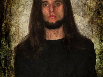 Stevan Miletic - Vocal / bass guitar