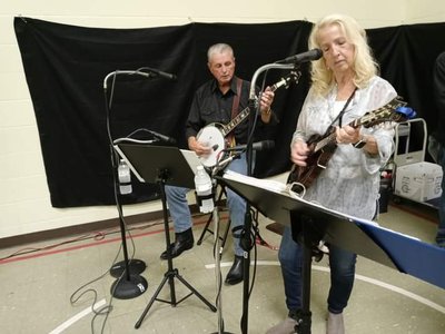 Willow Creek at Butler County Bluegrass