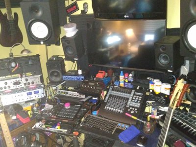 J.M.Sutherland / Studio Groovetank photo