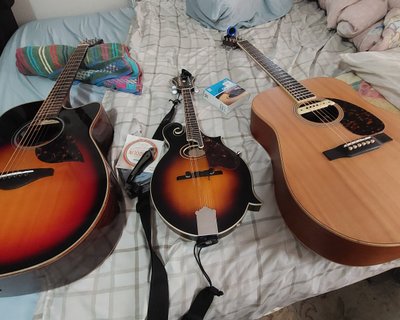 Time for a re-stringing session ( usually once a week)