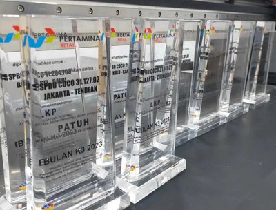 Jasa Cetak Akrilik