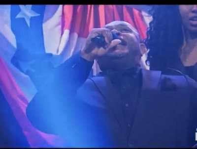 Prez Blackmon sings â€œAmerica The Beautifulâ€ on Hellâ€™s Kitchen FOX