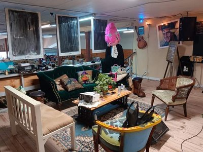 New lounge area!! Studio remodel 2023