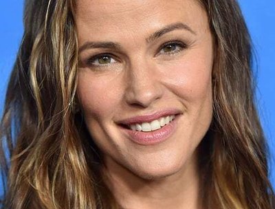 Jennifer Garner. To Garner Universal honesty and respect.