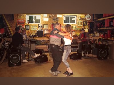 Groove Hounds photo