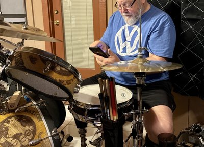 BAGMEN Drummer - he can multi-task!!