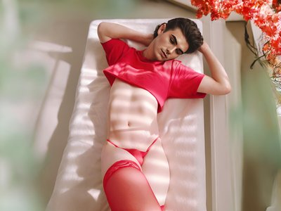 Reletive Red