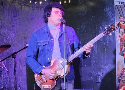 The Moondogs on stage at Green Parrot