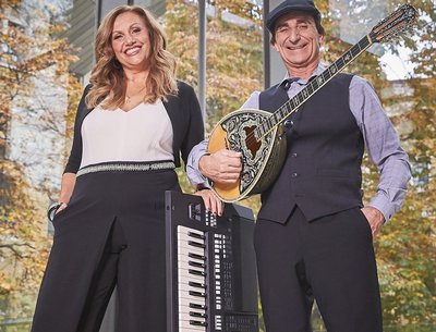 Yiamas Music 'Jeannie and Nick' photo